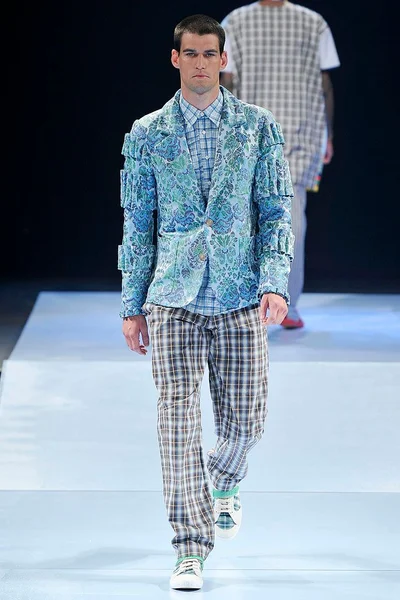 Look 14